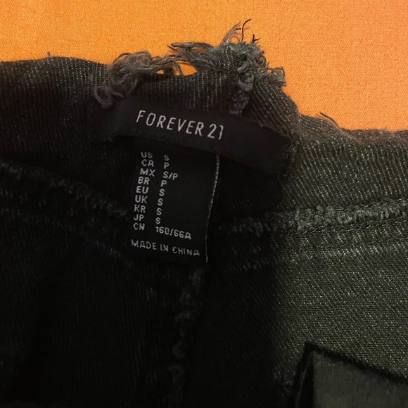 Black distressed denim short shorts - Picture 3 of 6